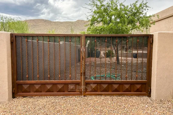 Modern iron gates design in Arizona